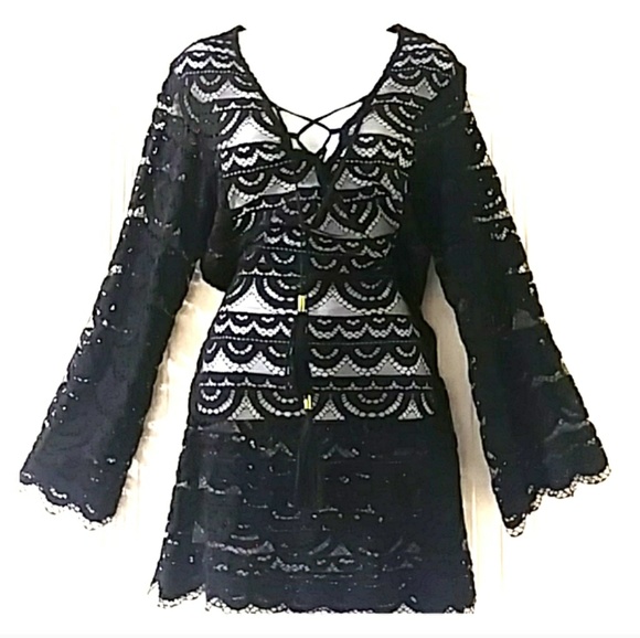 Tops - WOMENS LACE TOP SIZE M